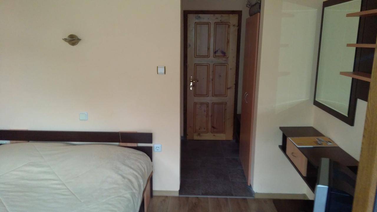Guest House Alfa Daniel Balkanets  エクステリア 写真